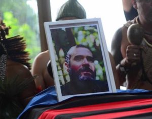 Bruno Pereira é cremado após últimas homenagens em Recife