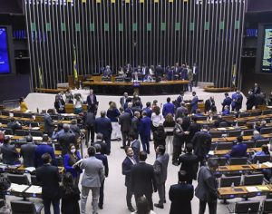 Veja a lista com os 30 deputados federais eleitos no Paraná