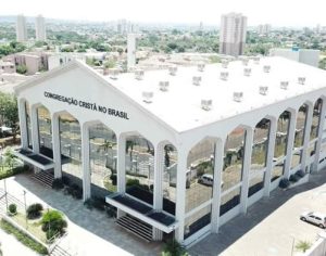 PM atira em fiel que questionava pregação política em igreja