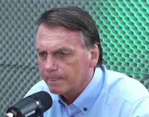 ‘Pintou um clima’: fala de Bolsonaro sobre meninas de 14 anos gera críticas na web