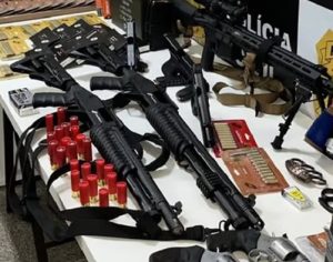 Bolsonarista tentou explodir arsenal e pretendia distribuir armas, diz polícia