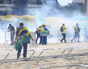 STF torna réus 550 investigados por atos golpistas em Brasília