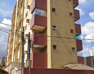 Menino de 8 anos morre após cair de apartamento no Centro de Londrina
