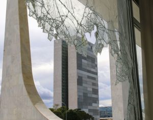 AGU pede bloqueio de bens de mais 42 investigados por atos terroristas