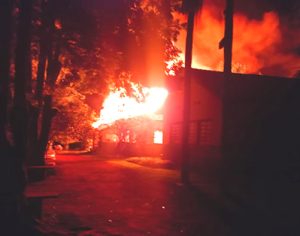Incêndio de grandes proporções atinge escola no Norte do Paraná