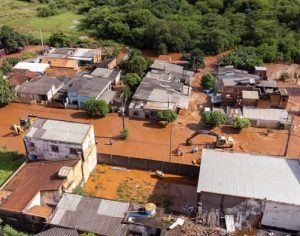 Defensoria Pública presta atendimento a famílias desalojadas em Bandeirantes