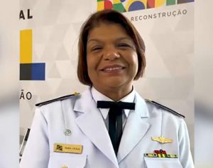 Médica da Marinha é promovida e se torna 1ª almirante negra da história