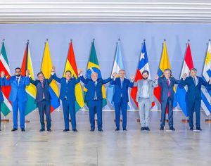 Lula reúne presidentes da América do Sul e sugere grupo de integração regional