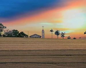 Lindo registro da paisagem rural na Igreja São Bento em Londrina