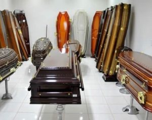 Homem dado como morto ‘acorda’ dentro de funerária no Paraná