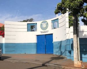 Aluno de 16 anos morre em sala de aula de Colégio Cívico-Militar em Cambé