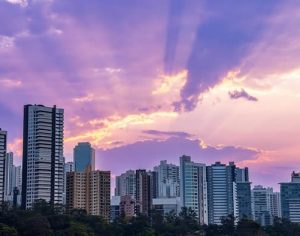 Impressionante registro do pôr do sol nesta terça em Londrina