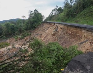 DER atualiza situação das rodovias afetadas pelas chuvas no Paraná