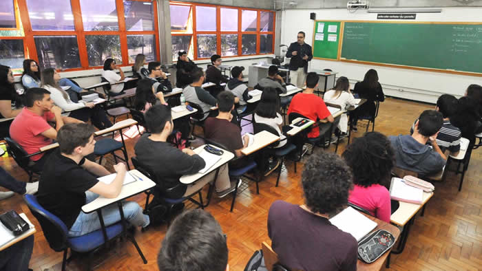 sala aula uel