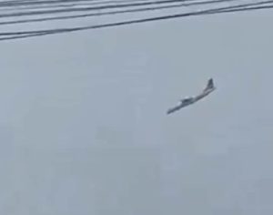 Vídeo: avião que saiu de Cascavel com 62 pessoas cai no interior de SP