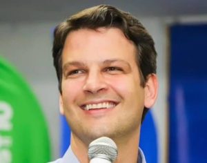 Eduardo Pimentel derrota Cristina Graeml e é eleito prefeito de Curitiba
