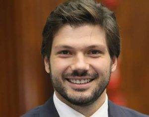 Tiago Amaral é eleito prefeito de Londrina com mais de 56% dos votos