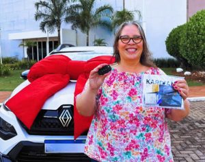 Londrinense ganha Renault Kardian em sorteio de shopping