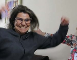 Zeladora ignora prêmio de R$ 100 mil do Nota Paraná achando que era golpe