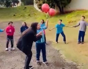 Aluna de Londrina envia cartinha para o céu em homenagem ao pai