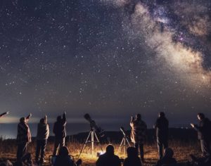 Chuva de meteoros vai iluminar o céu de Londrina esta noite; saiba mais