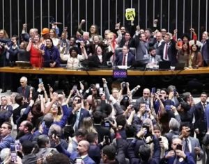 Fim da escala 6×1 é aprovado na Câmara Federal; veja o que muda